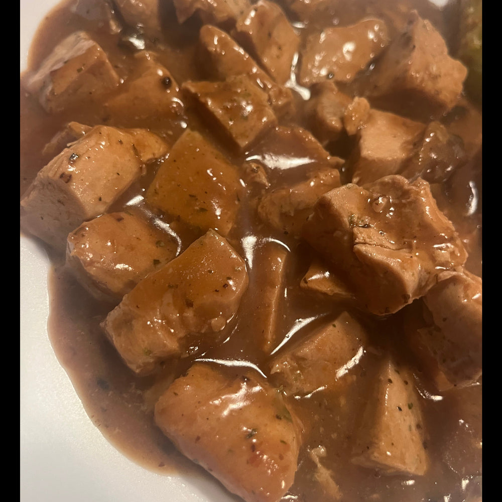 Poulet forestier surgelé déjà cuit avec sauce au vin, demi-glace et champignons, format 8 x 400 g, Aliments DKL.