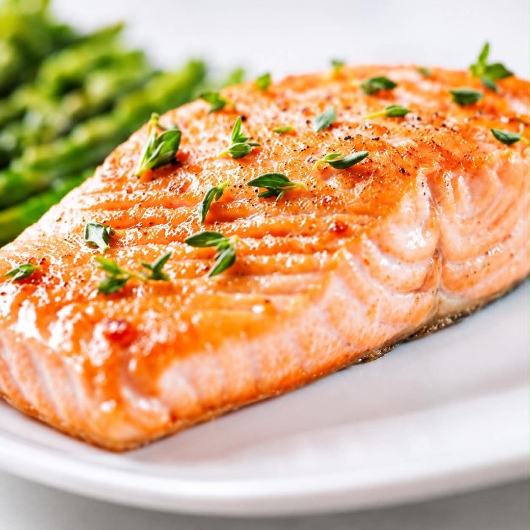Filets de saumon Atlantique sans peau Aliments DKL en boîte de 2 kg, qualité supérieure convenant au tartare, parfaits pour le four, le BBQ ou la poêle, avec livraison partout au Québec.