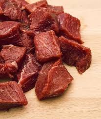 Cubes à brochettes de cerf rouge