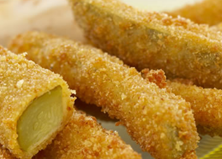 Cornichons à l’aneth coupés en pointes légèrement panés. Délicieux avec une sauce tzatziki ou votre sauce au yogourt préférée.  Cuisson:  Friture: Frire le produit congelé à 350 °F (177 °C) pendant 2 à 2 1/2 minutes. Secouer le panier après 30 secondes