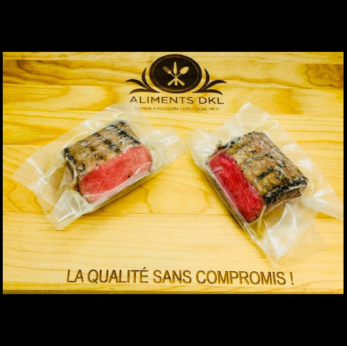 Portion de tataki de thon de 3 oz dans son emballage sous vide.